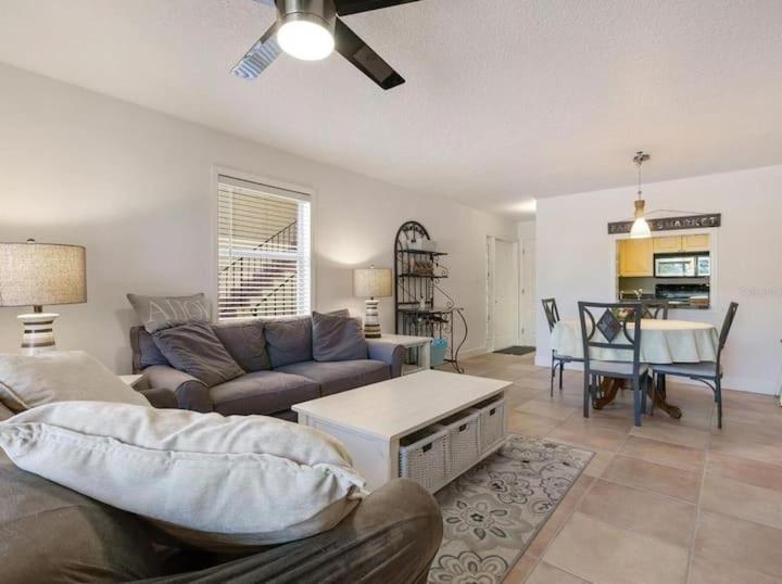 2Bed/2Bath Condo Next To Siesta Key ~A Hidden Gem サラソータ エクステリア 写真