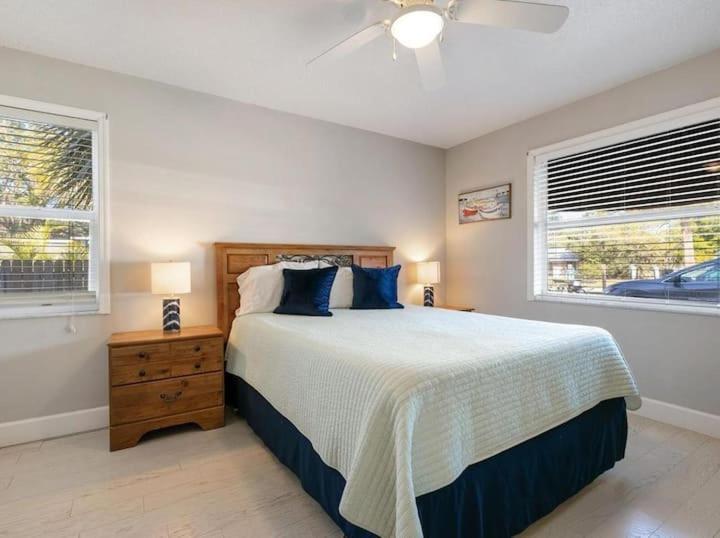 2Bed/2Bath Condo Next To Siesta Key ~A Hidden Gem サラソータ エクステリア 写真