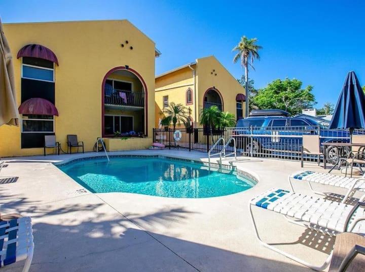 2Bed/2Bath Condo Next To Siesta Key ~A Hidden Gem サラソータ エクステリア 写真