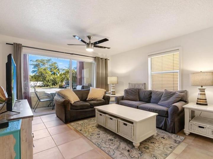 2Bed/2Bath Condo Next To Siesta Key ~A Hidden Gem サラソータ エクステリア 写真